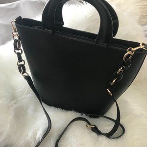 handbag with shoulder straps